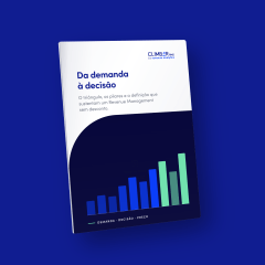 Um livreto com um gráfico de barras azul e verde na capa, intitulado “Da demanda à decisão”, com texto em português e o logotipo da CLIMBER RMS no canto superior direito, sobre um fundo azul.